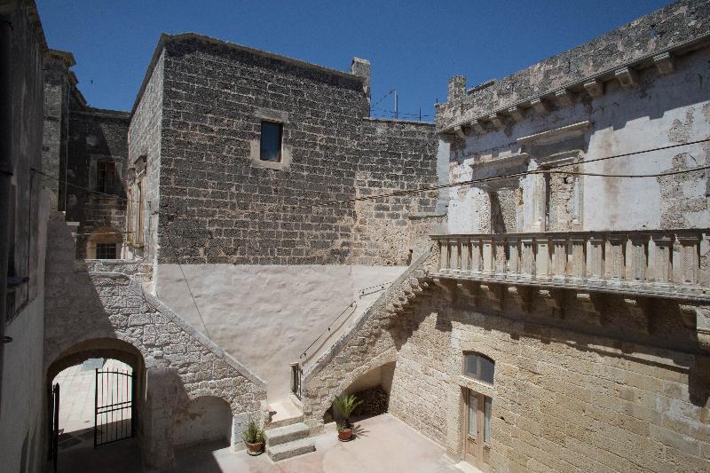 Historia- Dimore Corte Chiesa Corigliano dʼOtranto Exteriör bild
