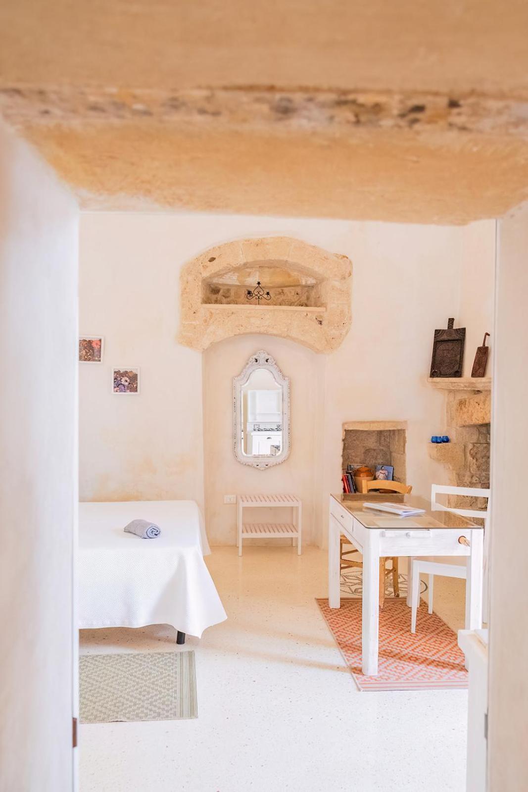 Historia- Dimore Corte Chiesa Corigliano dʼOtranto Exteriör bild