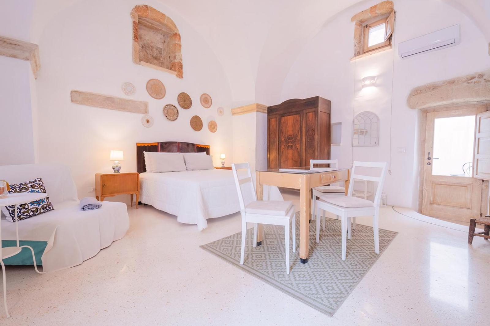 Historia- Dimore Corte Chiesa Corigliano dʼOtranto Exteriör bild