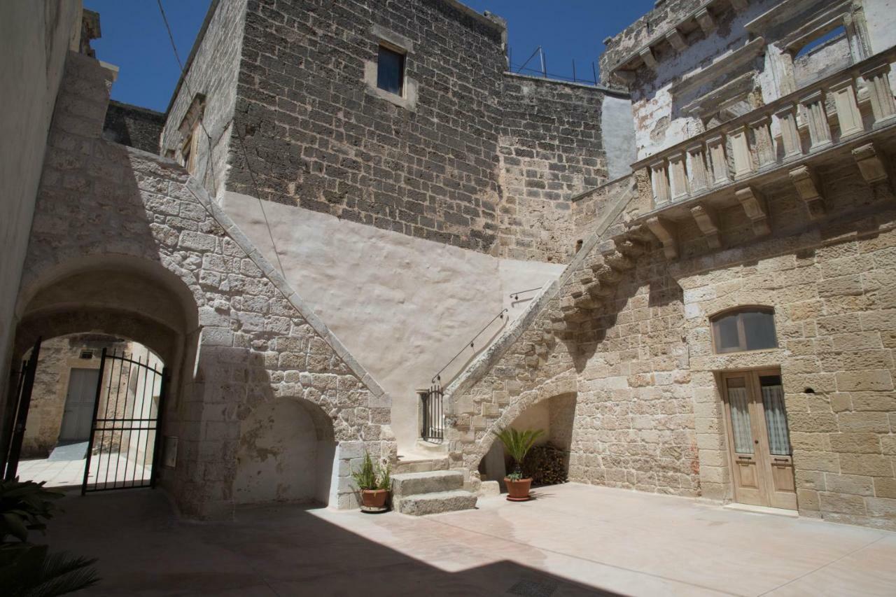 Historia- Dimore Corte Chiesa Corigliano dʼOtranto Exteriör bild