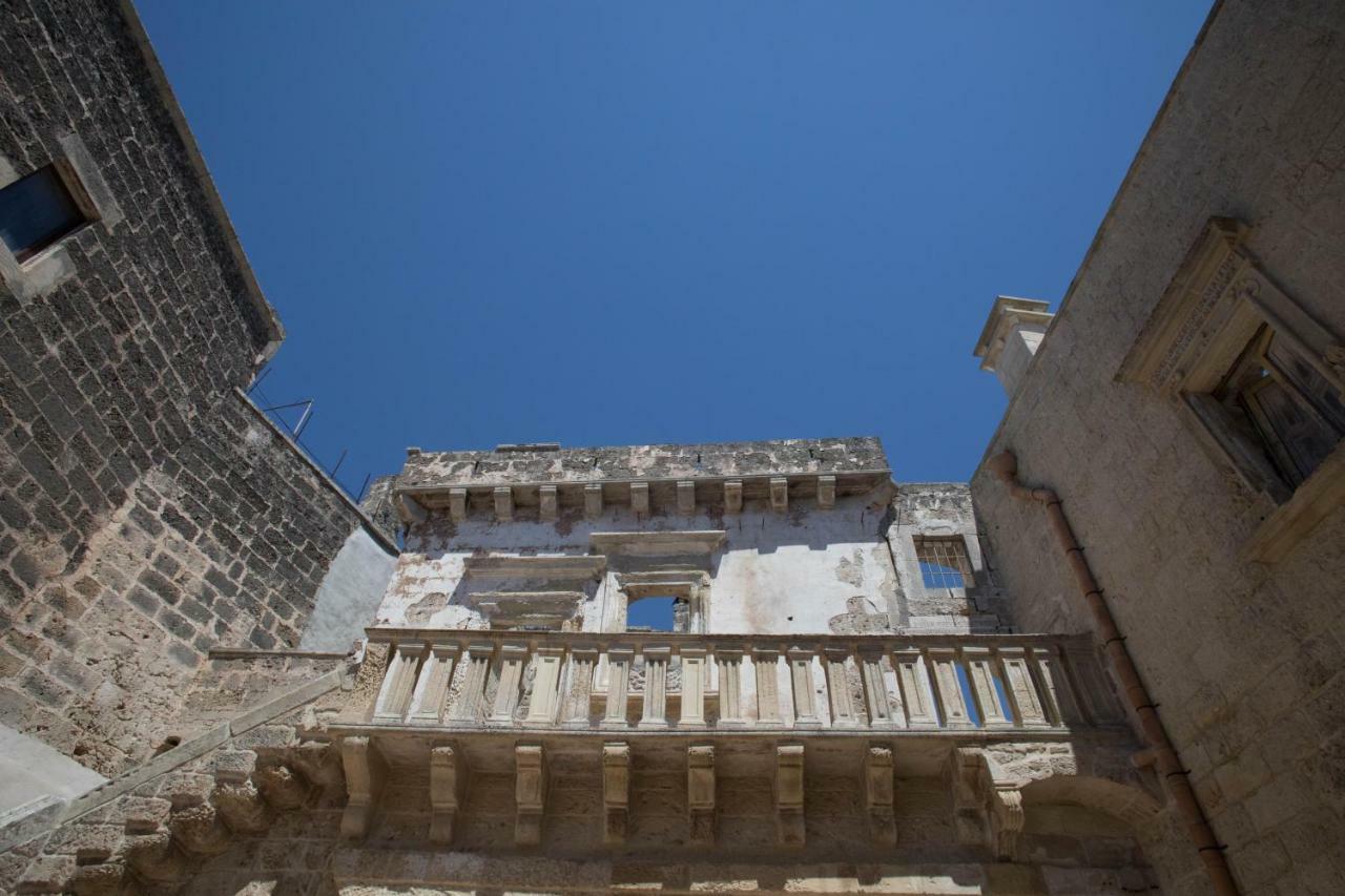 Historia- Dimore Corte Chiesa Corigliano dʼOtranto Exteriör bild