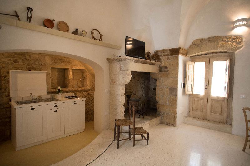 Historia- Dimore Corte Chiesa Corigliano dʼOtranto Exteriör bild